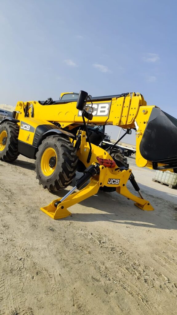Backhoe Loaders & Telehandlers